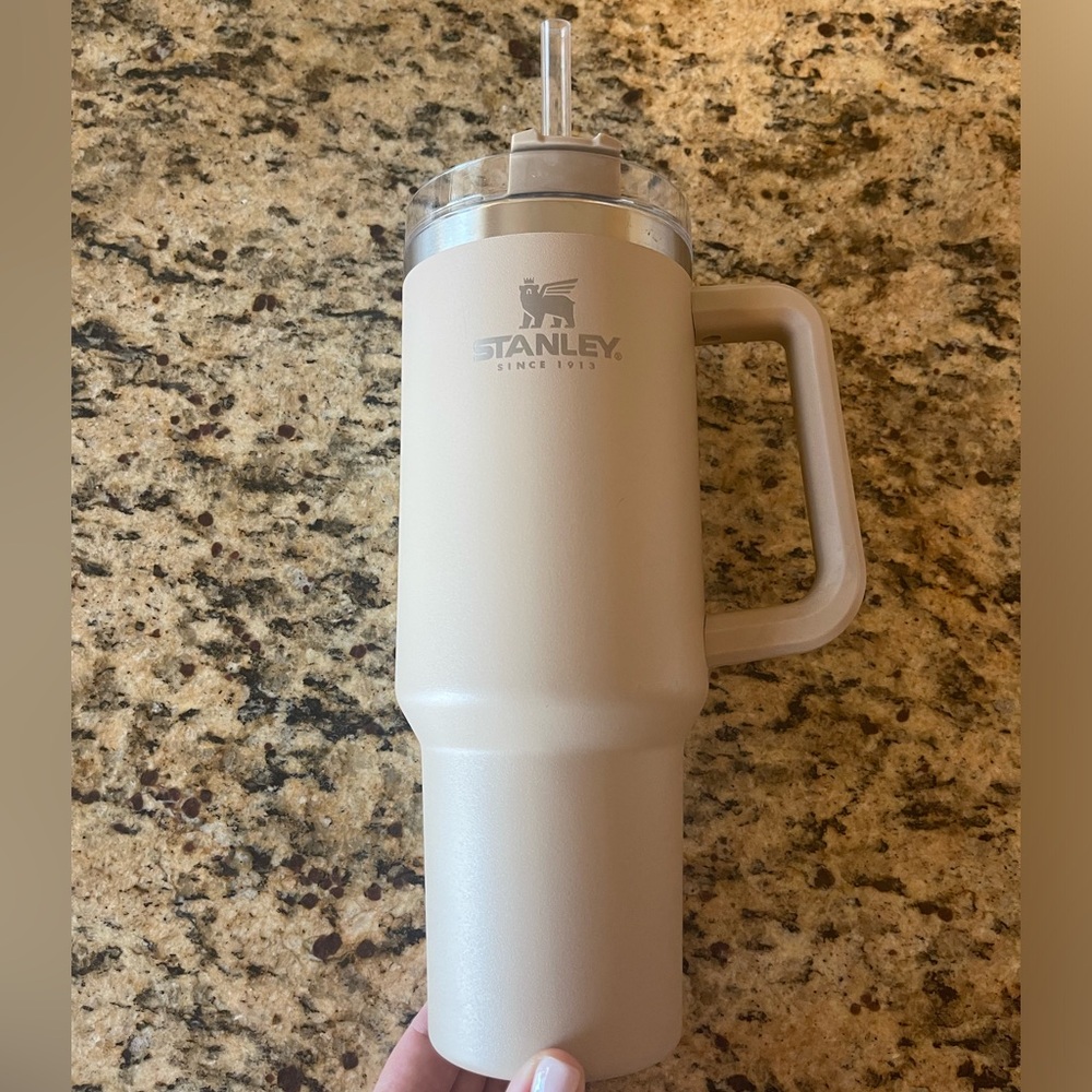 Stanley Quencher 40 oz Travel Tumbler, color sand